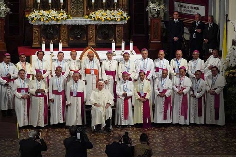 Soal Running Text Adzan Saat Siaran Misa Paus Fransiskus, Kemenag RI: Potret Toleransi Umat Beragama di Indonesia