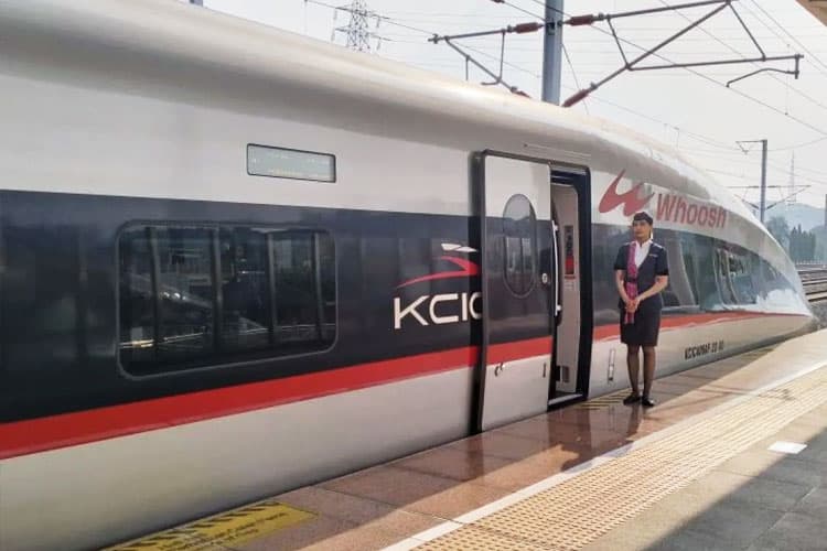 Kereta Cepat Jakarta–Bandung–Surabaya Perkuat Konektivitas dan Dorong Pertumbuhan Ekonomi