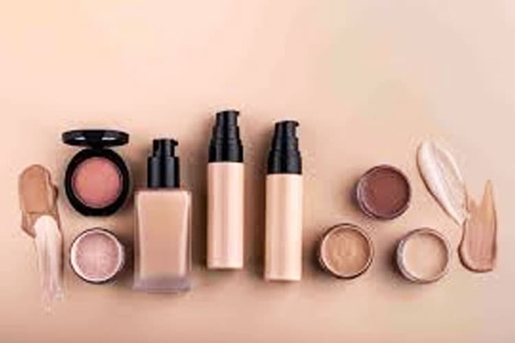 Kenali Perbedaan Cushion dan Foundation, Pilih Sesuai Kebutuhan