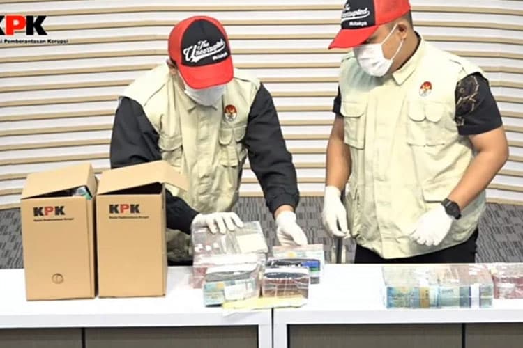 KPK Tetapkan Wali Kota Madiun Maidi Jadi Tersangka Pemerasan Fee Proyek